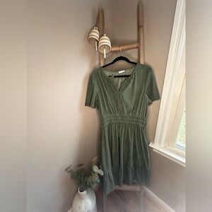 Women’s Olive Green Short Sleeve Smocked Waist Dress